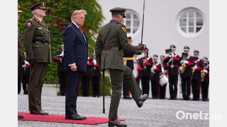 Präsident Trump ist eigentlich zum Golfen nach Irland gekommen. Bild: Kin Cheung/AP/dpa