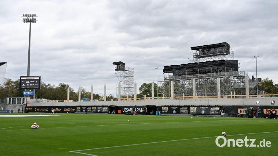 Elversbergs Stadion ist aktuell eine Baustelle. (Archivbild) Bild: Harald Tittel/dpa