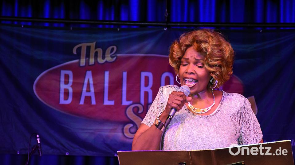 Sängerin Roberta Collins aus Detroit rockte mit ihrem rauen amerikanischen Slang die Kettelerhausbühne. Bild: Ulla Britta Baumer