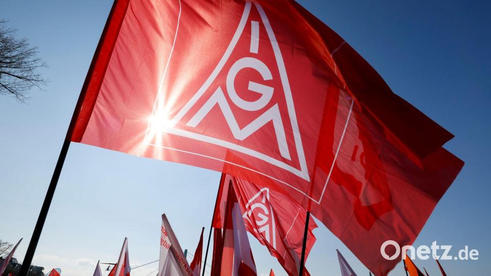 Bundesweit will die IG Metall am 21. September gegen weitere Einschnitte für Beschäftigte der Automobilbranche protestieren. (Symbolbild) Bild: Thomas Banneyer/dpa