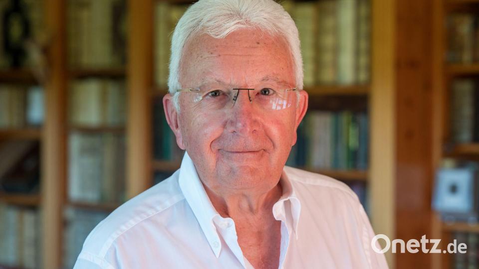 Philipp Vandenberg wird am 20. September 85 Jahre alt. (Archivbild) Bild: Peter Kneffel/dpa