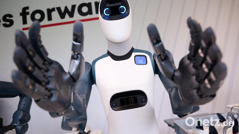 Agile ONE: Humanoider Roboter bei Agile Robots präsentiert Bild: Sven Hoppe/dpa