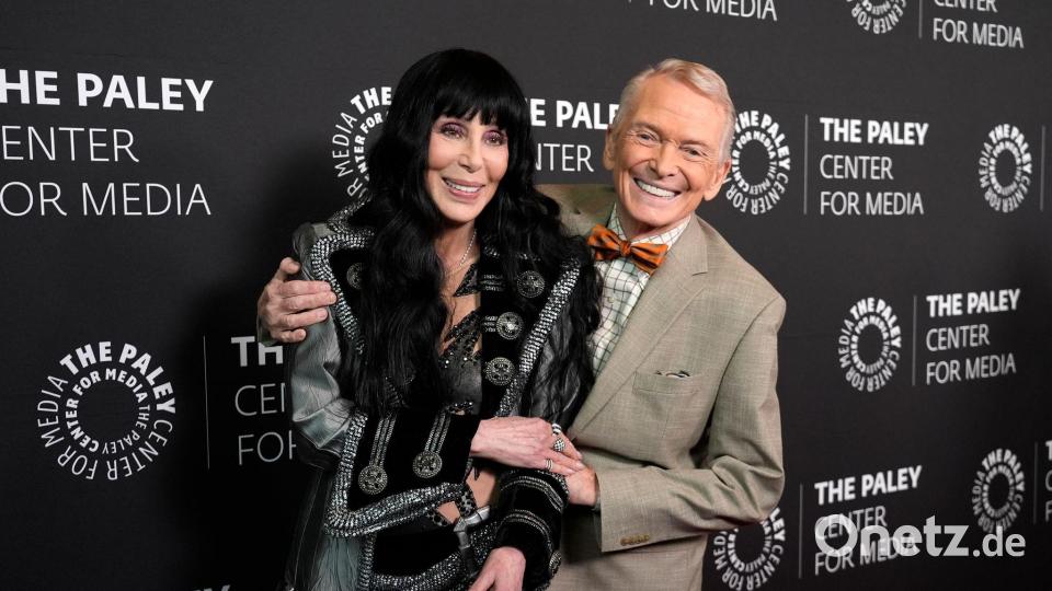 Für Cher entwarf Mackie zahlreiche Kreationen. (Archivbild) Bild: Chris Pizzello/Invision via AP/dpa