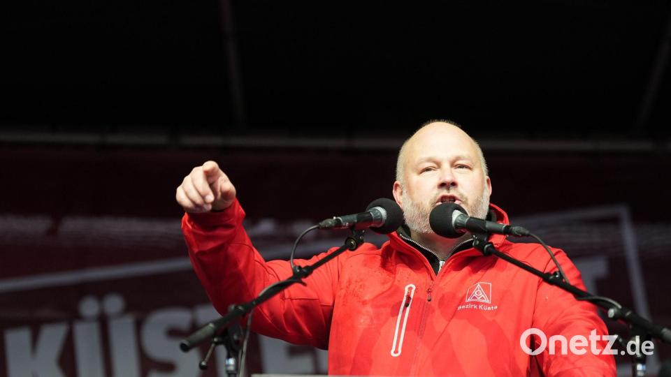 Daniel Friedrich ist seit 2019 Bezirksleiter der Industriegewerkschaft Metall im Norden. (Archivbild) Bild: Marcus Brandt/dpa