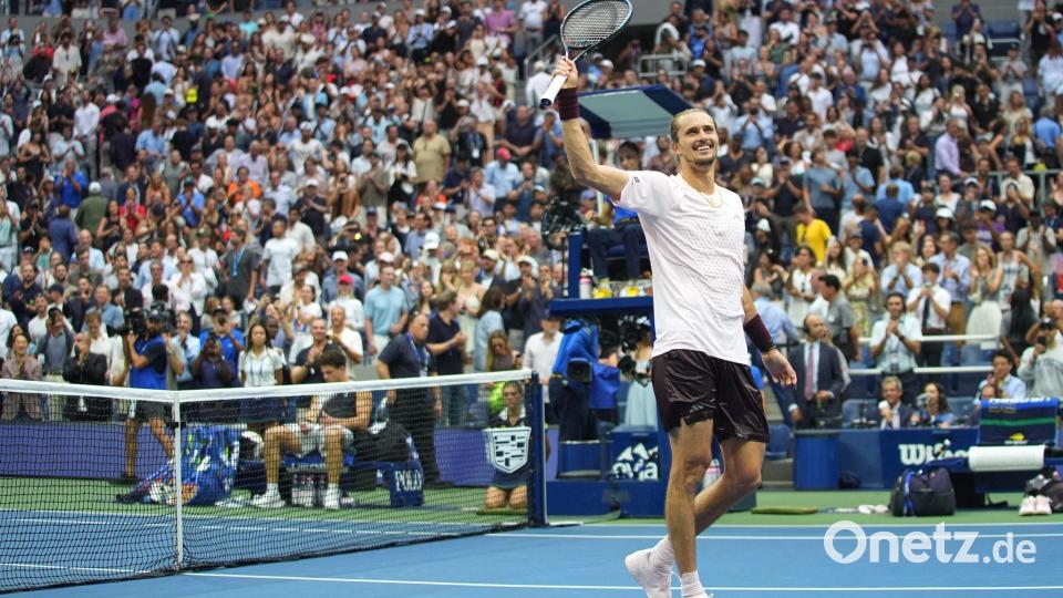 Zverev ließ sich feiern. Bild: Frank Franklin II/AP/dpa