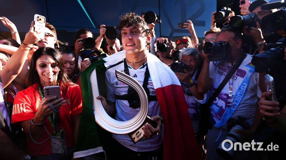 Im Jubeln kennt sich Antonelli mittlerweile schon gut aus - es war sein achter Saisonsieg. Bild: David Davies/PA Wire/dpa