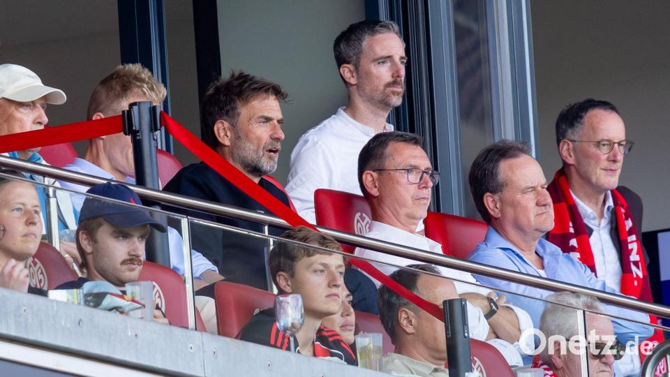 Der Bundestrainer schaute sich zuletzt mehrere Bundesliga-Spiele an. (Archivbild) Bild: Torsten Silz/dpa