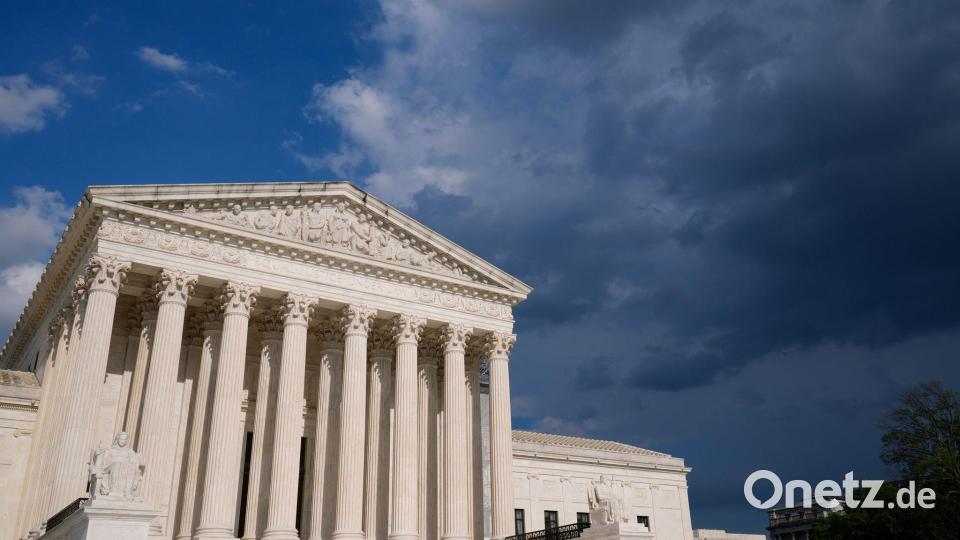 Der Supreme Court beschert der Trump-Regierung im Rechtsstreit um ihre Pläne für striktere Briefwahlregeln eine Niederlage. (Archivbild) Bild: Susan Walsh/AP/dpa