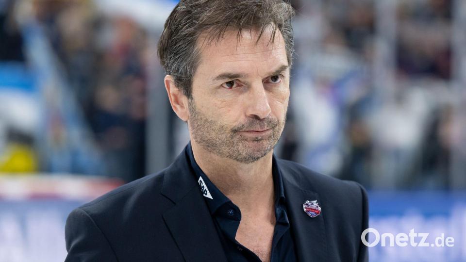 Kann Adler-Coach Dallas Eakins der Favoritenrolle gerecht werden? (Archiv) Bild: Sven Hoppe/dpa