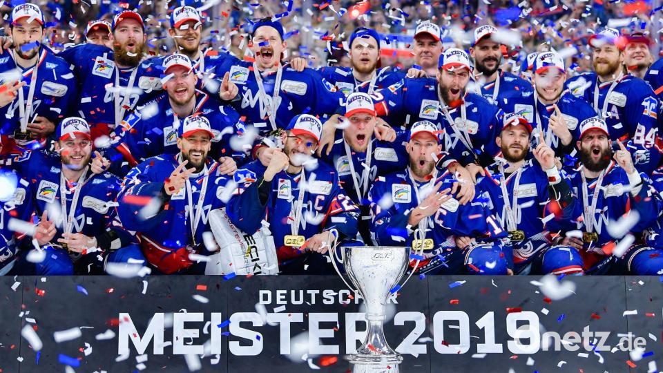 Viele DEL-Trainer sehen das Ende der Titel-Durststrecke für die Adler Mannheim gekommen. (Archiv) Bild: Uwe Anspach/dpa