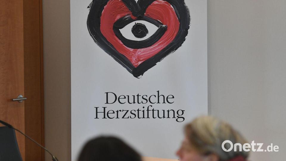Das Ziel muss sein, eine Schädigung der Herzkrankgefäße zu verhindern, so die Herzstiftung (Archivbild). Bild: picture alliance / Paul Zinken/dpa