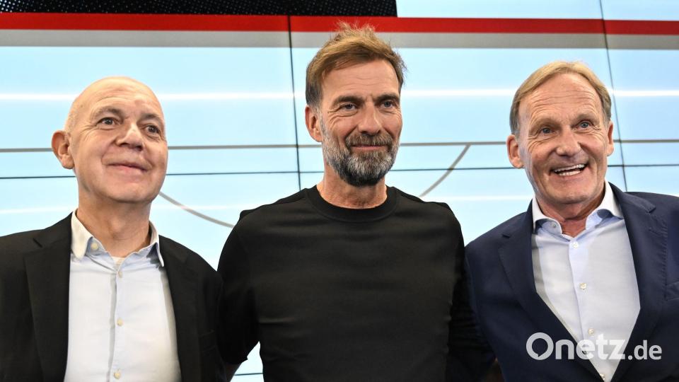 DFB-Präsident Bernd Neuendorf (l) äußert sich zur Rolle von Klopp-Berater Marc Kosicke. (Archivbild) Bild: Florian Wiegand/dpa