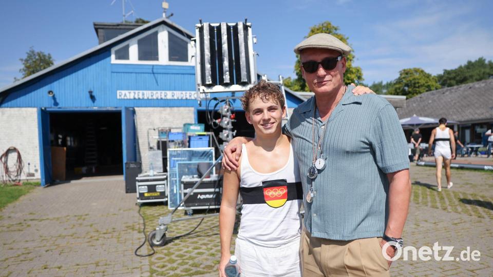 Standen für "Adams Acht" zusammen vor der Kamera: Oliver Masucci und sein Sohn Vito Wiesner. (Archivbild) Bild: Christian Charisius/dpa