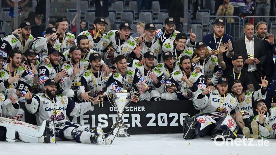 Meister Eisbären Berlin kann mit einem erneuten Triumph DEL-Geschichte schreiben. (Archvibild) Bild: Florian Wiegand/dpa