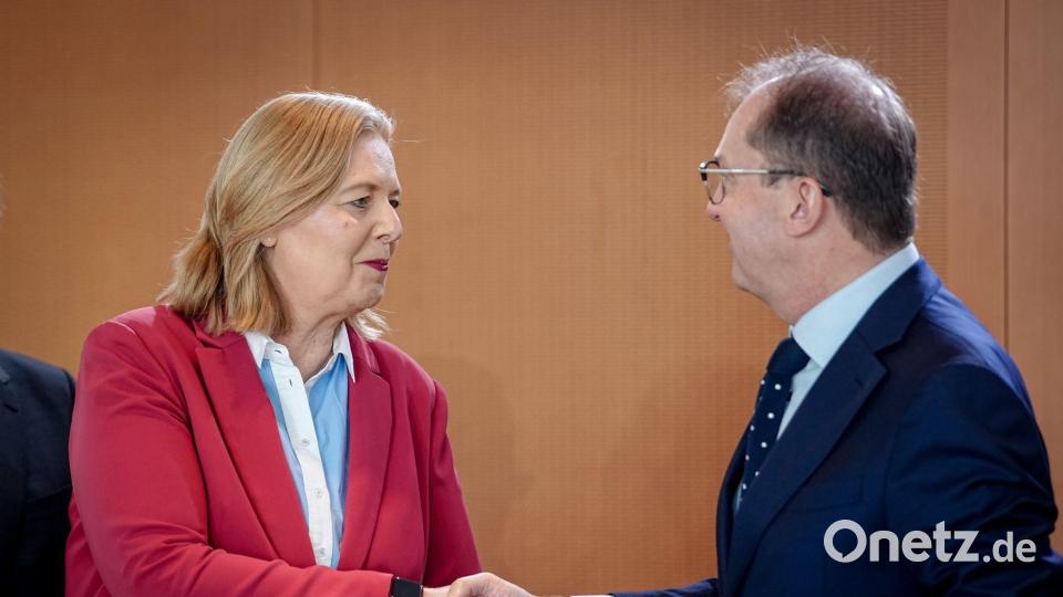 Bundessozialministerin Bärbel Bas (SPD) und Innenminister Alexander Dobrindt (CSU) - hier im Bundeskabinett - haben sich auf einen Aktionsplan gegen Sozialmissbrauch verständigt. (Archivfoto) Bild: Kay Nietfeld/dpa