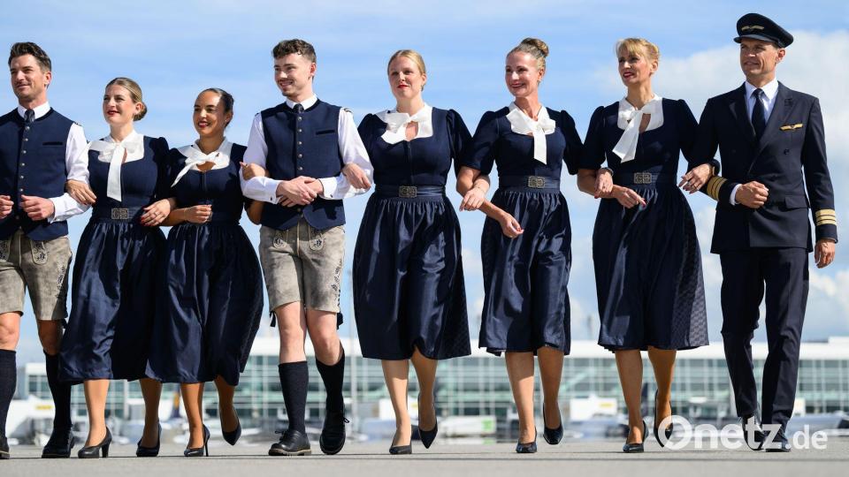 Auf ausgewählten Flügen trägt die Trachtencrew der Lufthansa ihre neuen Outfits. Bild: Lukas Barth-Tuttas/dpa