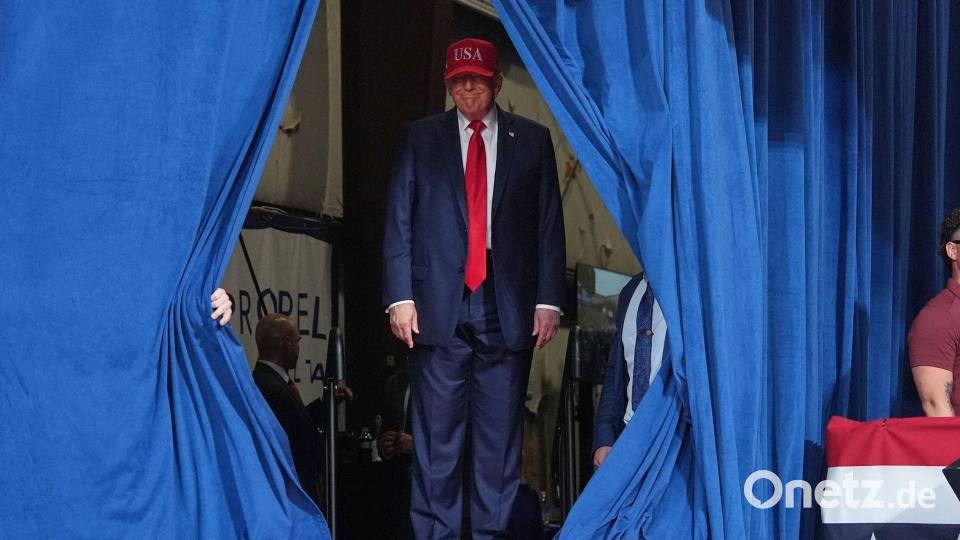 US-Präsident Donald Trump trifft in Gastonia ein. Bild: Alex Brandon/AP/dpa