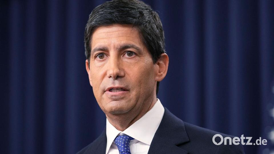 Der neue Fed-Chef Warsh priorisiert den Kampf gegen die Inflation. (Archivfoto) Bild: Mark Schiefelbein/AP/dpa