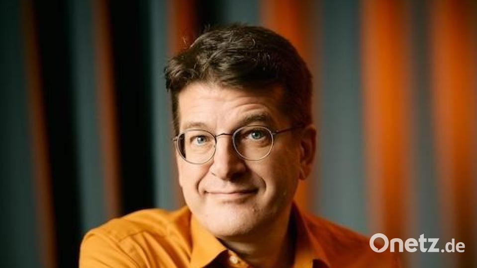 Nils Heinrich tritt im Schmidt-Haus auf. Bild: Marvin Ruppert