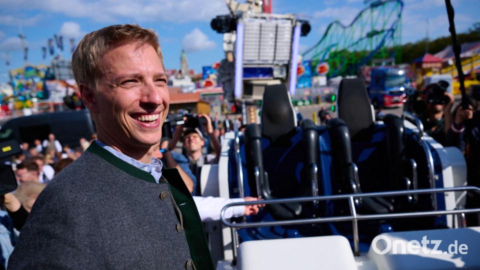 Beim Wiesn-Rundgang am Donnerstag gab es schon mal gutes Wetter mit blauem Himmel. Bild: Sven Hoppe/dpa