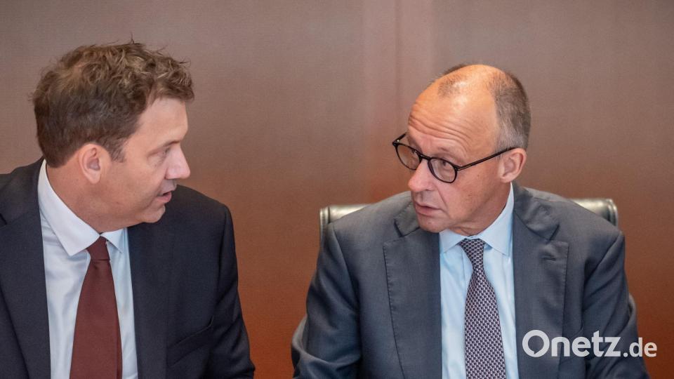 Seit Tagen wird auch auf höchster Ebene über eine Entlastung bei den Spritpreisen diskutiert. (Archivbild) Bild: Michael Kappeler/dpa