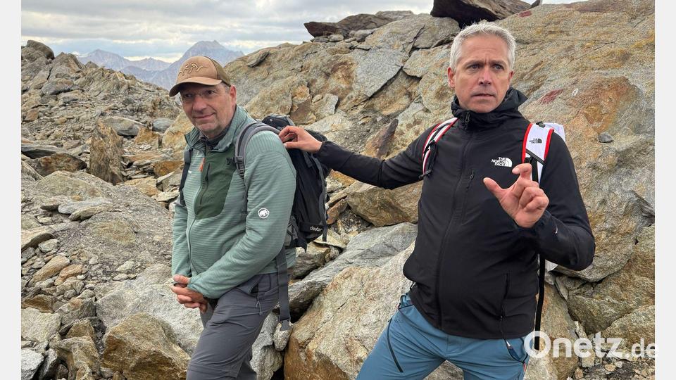 Die beiden Kriminalisten Oliver Peschel und Alexander Horn haben für ihre Recherchen häufig den Tatort besucht. Bild: Matthias Röder/dpa