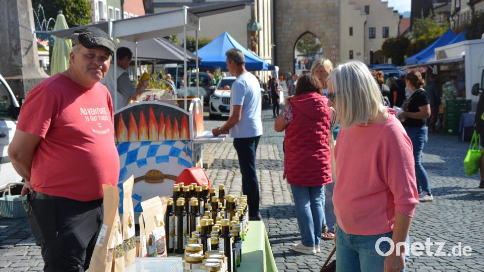Rund 20 Fieranten hatten ihre Verkaufsstände aufgebaut. Bild: Josef Rosner