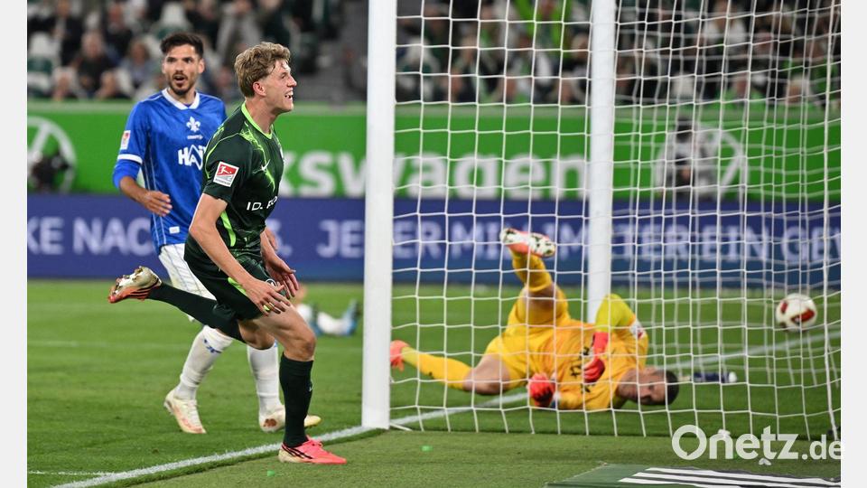 Wolfsburgs Doppel-Torschütze Alexander Bernhardsson. Bild: Swen Pförtner/dpa
