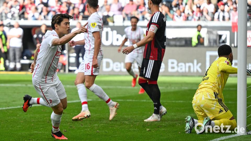 Machtlos beim 2:2 durch Suzuki: Noah Atubolu im Eintracht-Tor. Bild: Florian Wiegand/dpa