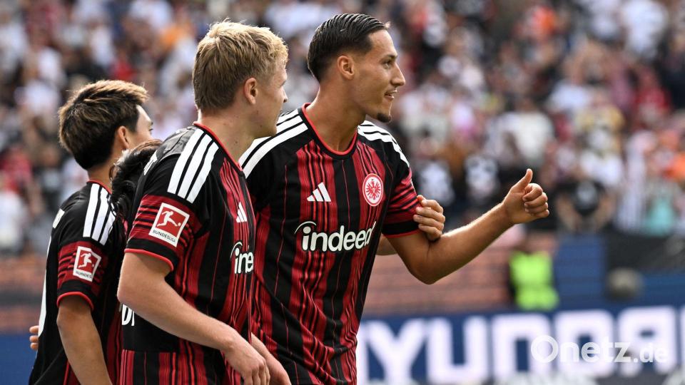 Brachte die Eintracht in Führung: Younes Ebnoutalib Bild: Florian Wiegand/dpa
