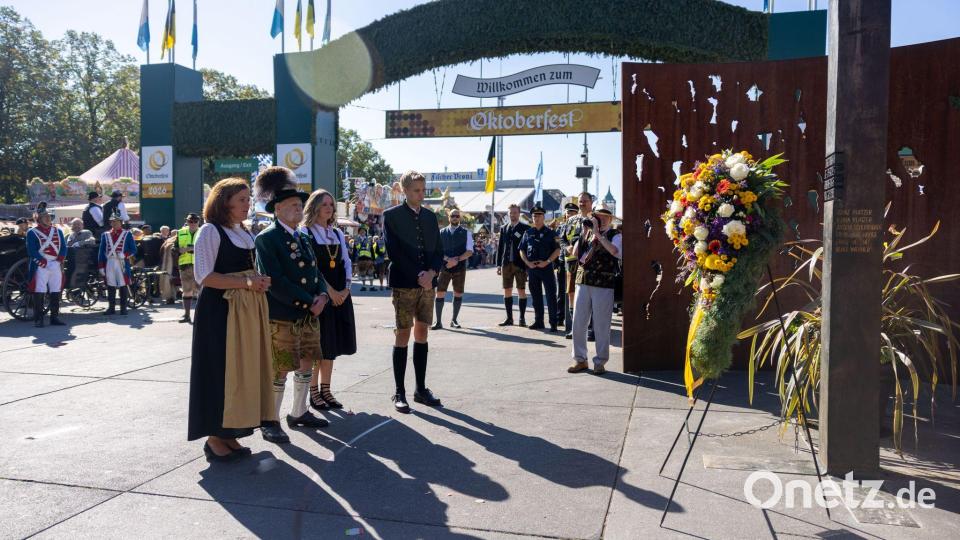 Zu Beginn des Oktoberfests stand ein Gedenken an die Opfer des Wiesn-Attentats. Bild: Moritz Röder/Stadt München/dpa
