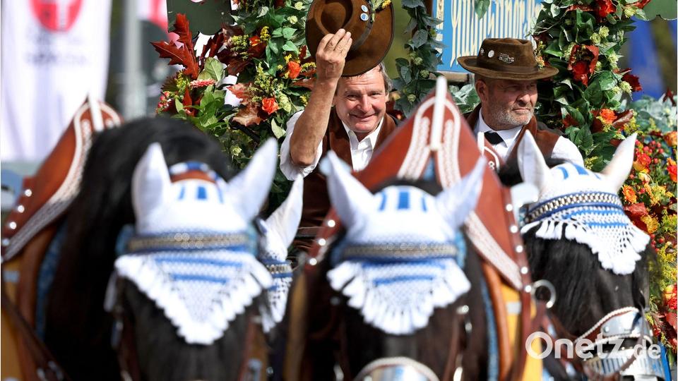 Trachten- und Schützenzug zieht durch Münchens Innenstadt Bild: Karl-Josef Hildenbrand/dpa