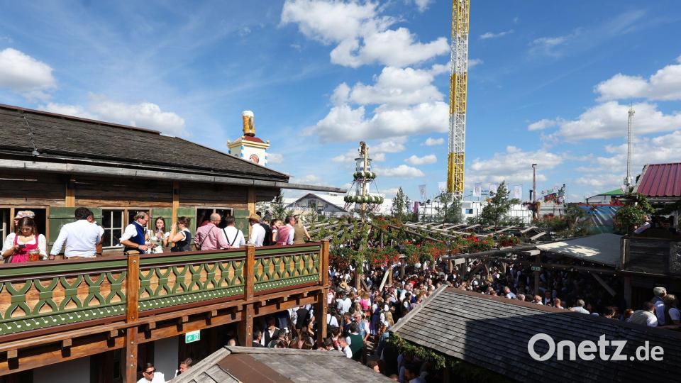 Das Oktoberfest in München begann bei weiß-blauem Himmel. Bild: Karl-Josef Hildenbrand/dpa