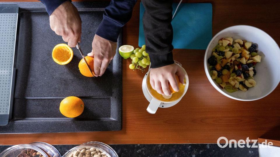 Bayern bündelt Angebote zur Gesundheitsförderung wie Ernährungsschulungen auf einer neuen Internetplattform. Bild: Pia Bayer/dpa