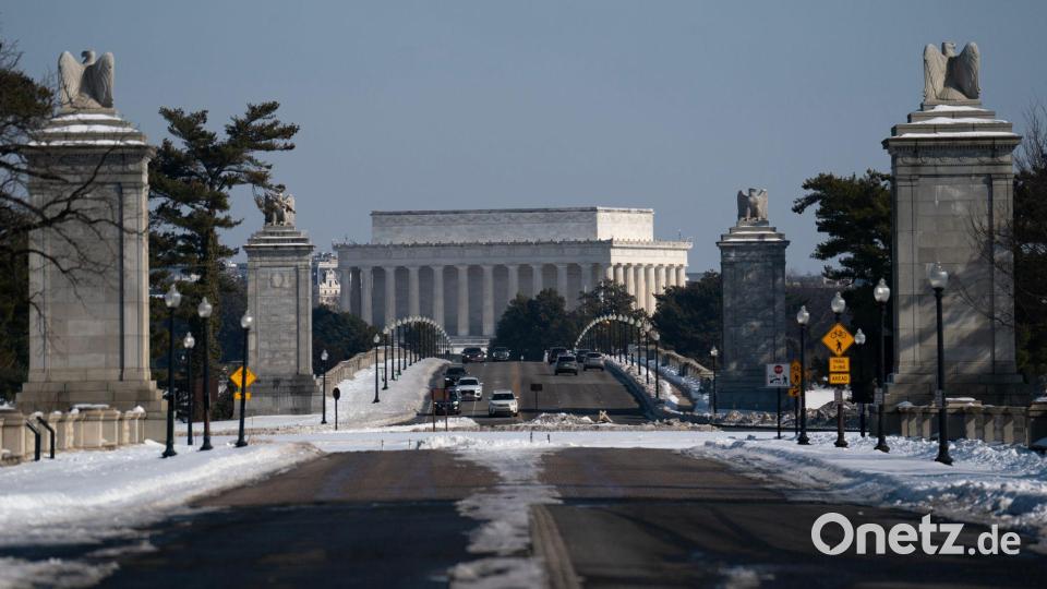 Kritiker befürchten, dass der Prestigebau das Lincoln Memorial am anderen Flussufer überschatten würde. (Archivbild) Bild: NATHAN HOWARD/AP/dpa