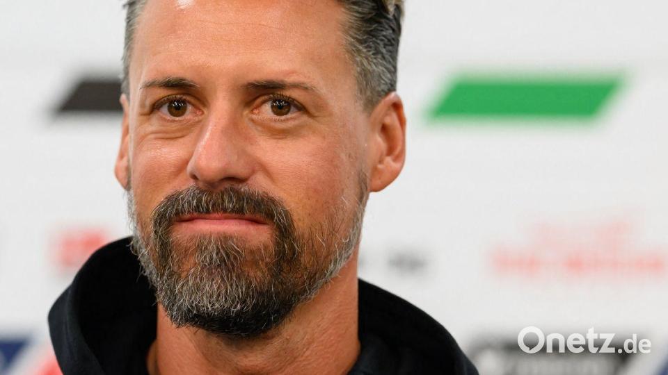 Neuer Trainer von Hannover 96: Sandro Wagner bei seiner ersten Pressekonferenz. Bild: Swen Pförtner/dpa