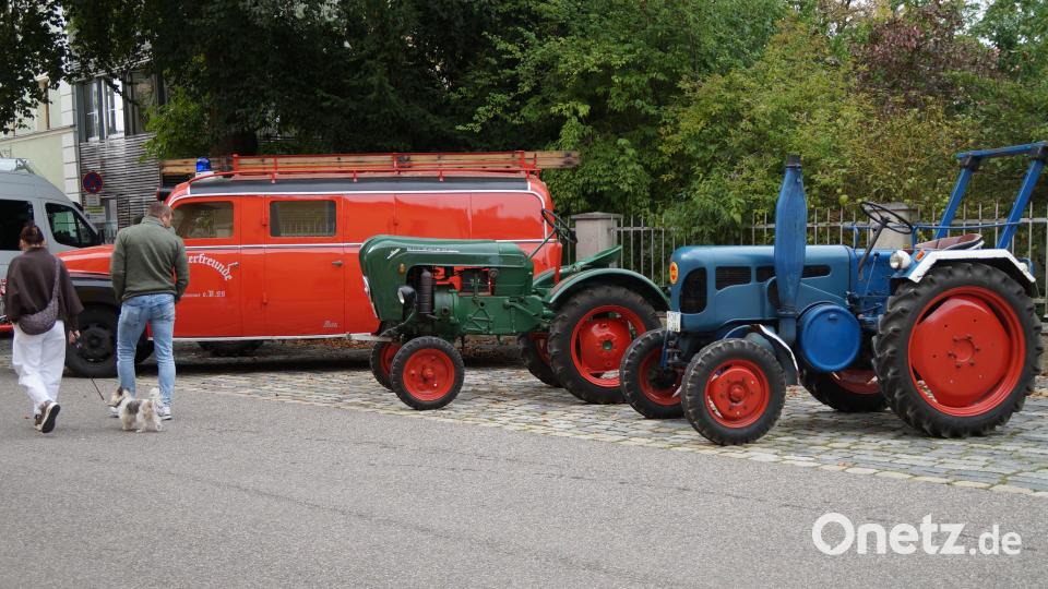 Die "Schätzchen" der Oldtimerfreunde waren auch ausgestellt. Bild: Elfriede Weiß