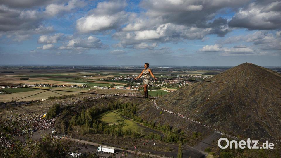 Europäische Tage des Kulturerbes: Highline-Aktion in Loos-en-Gohelle über dem Bergbaugebiet Pas-de-Calais Bild: Sameer Al-Doumy/AFP/dpa