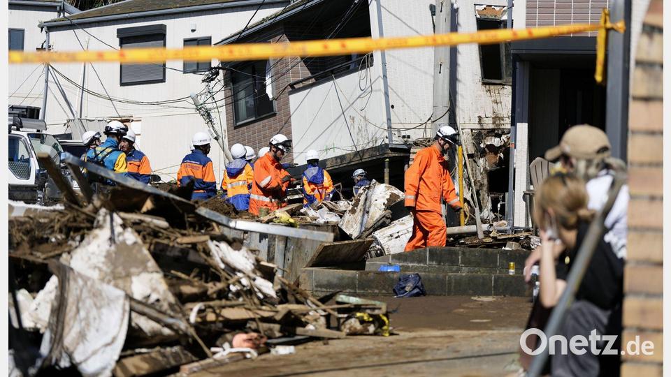 Große Zerstörungen durch eine Schlammlawine infolge der heftigen Regenfälle. Bild: -/kyodo/dpa