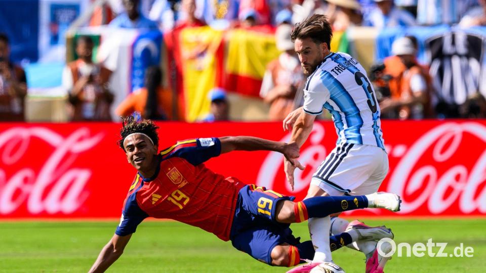 In den Live-Bildern der Fußball-WM 2026 sind Zuschauer einer Analyse zufolge regelrecht mit Werbung für potenziell gesundheitsschädliche oder finanziell riskante Produkte überschwemmt worden. (Archivbild) Bild: Tom Weller/dpa