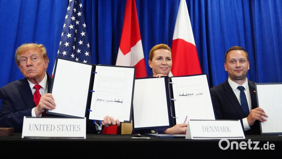 Die Vertreter der USA, Dänemarks und Grönlands unterzeichneten in New York ein Abkommen. Bild: Julia Demaree Nikhinson/AP/dpa