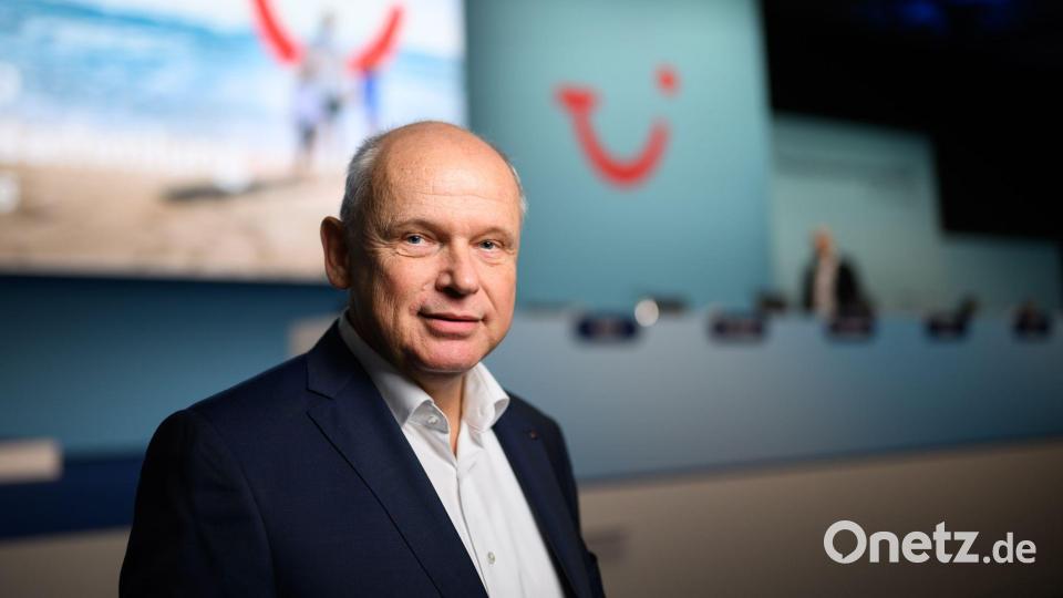 Eine Umsatzprognose gibt Tui-Chef Ebel für das laufende Geschäftsjahr nicht ab. (Archivbild) Bild: Julian Stratenschulte/dpa