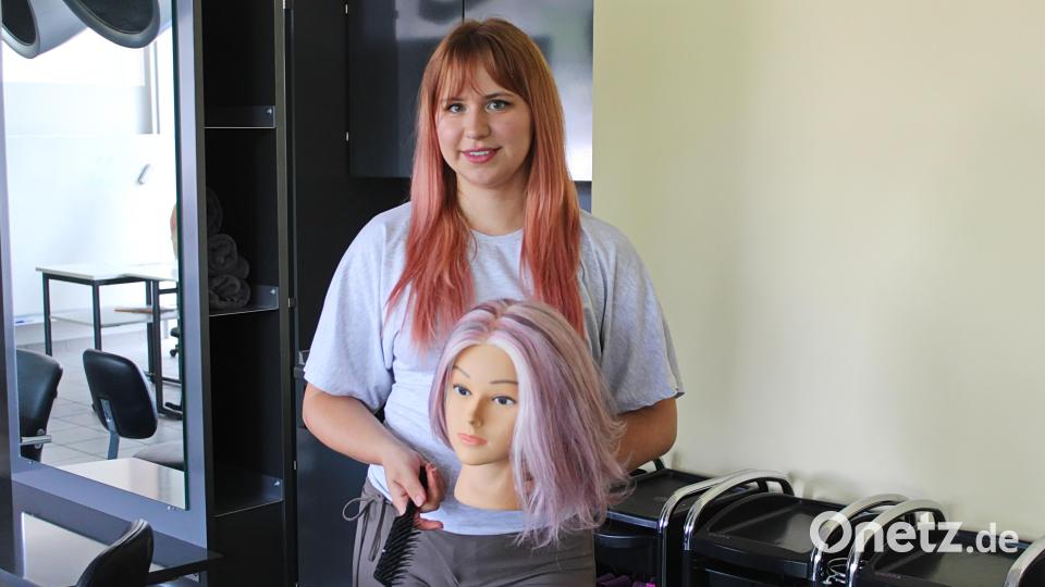Friseurin ist der Traumjob von Sara Schötz. Sie sagt: „Mir war schon länger klar, dass ich nicht studieren will.“ Bild: Evi Wagner
