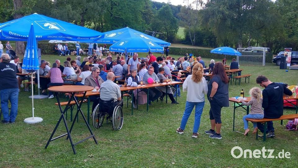 Gesellig ging es zu beim Stadtteilfest auf der Luitpoldhöhe in Amberg. Bild: Karoline Gajeck-Scheuck, Stadtwerke Amberg