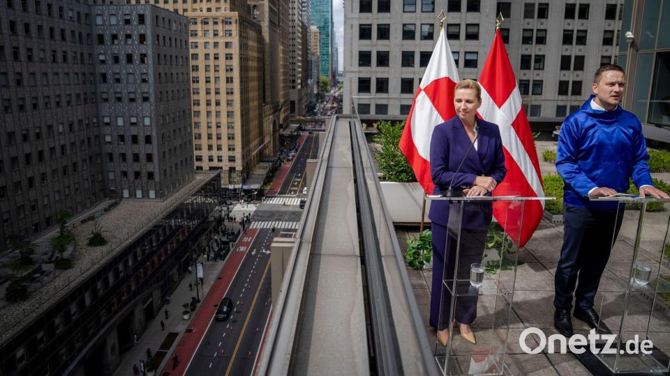 Die dänische Ministerpräsidentin Mette Frederiksen und der grönländische Regierungschef Jens-Frederik Nielsen halten auf dem Dach der dänischen UN-Vertretung in New York eine Pressekonferenz ab. Bild: Mads Claus Rasmussen/Ritzau Scanpix/AP/dpa