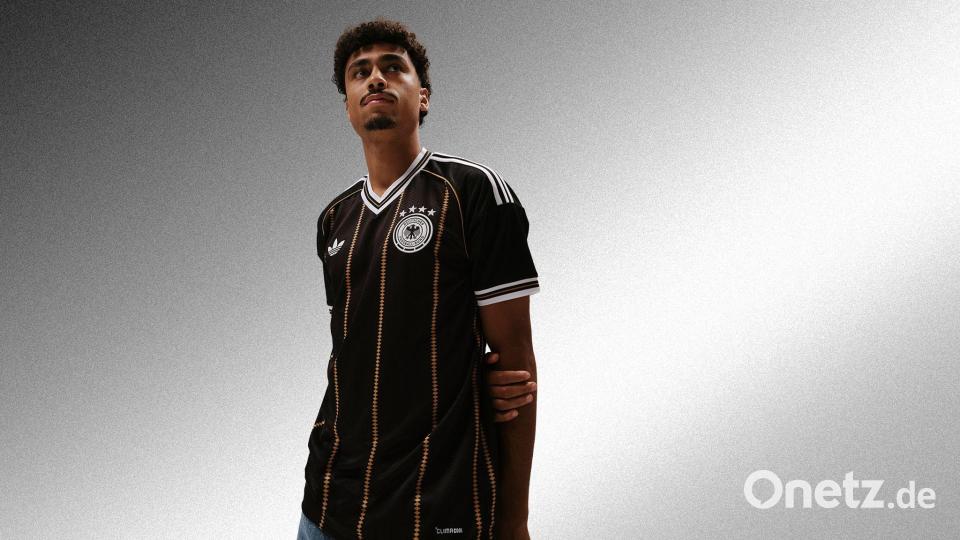 Die Nationalmannschaft trägt das Abschiedsshirt von Ausrüster Adidas früher als gedacht. Bild: -/DFB/dpa
