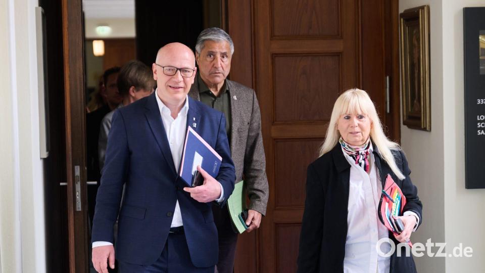Wegner (l), Niroomand (M) und Spranger hatten die Bewerbung vorangetrieben. (Archivbild) Bild: Annette Riedl/dpa