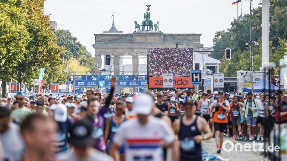 Die Experten raten von Experimenten beim Marathon-Debüt ab. (Archivbild) Bild: Andreas Gora/dpa