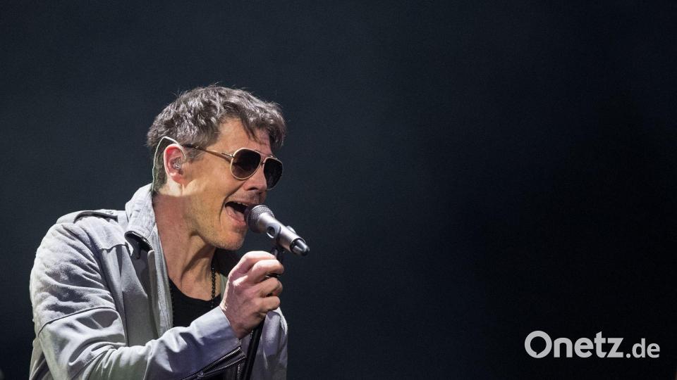 Da konnte er noch auf der Bühne singen: Harket bei einem Konzert in Stuttgart 2018. (Archivbild) Bild: Marijan Murat/dpa