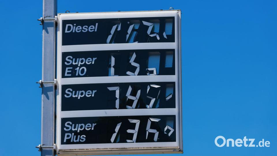 Die Spritpreise sind derzeit stark in Bewegung. (Archivbild) Bild: Philipp von Ditfurth/dpa